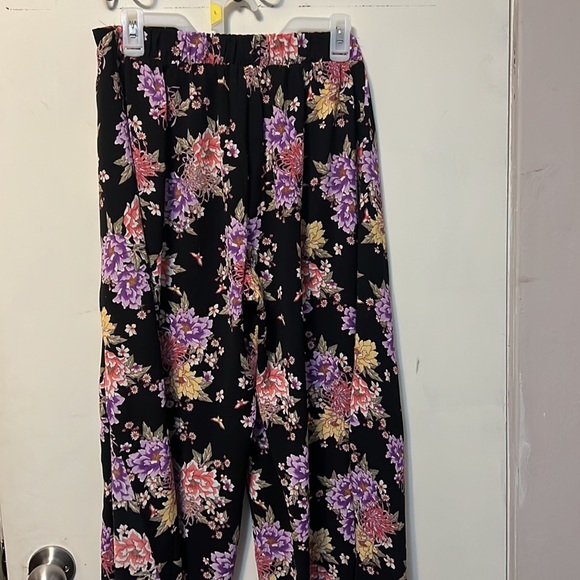 Flowy Beach Pants - Picture 3 of 3